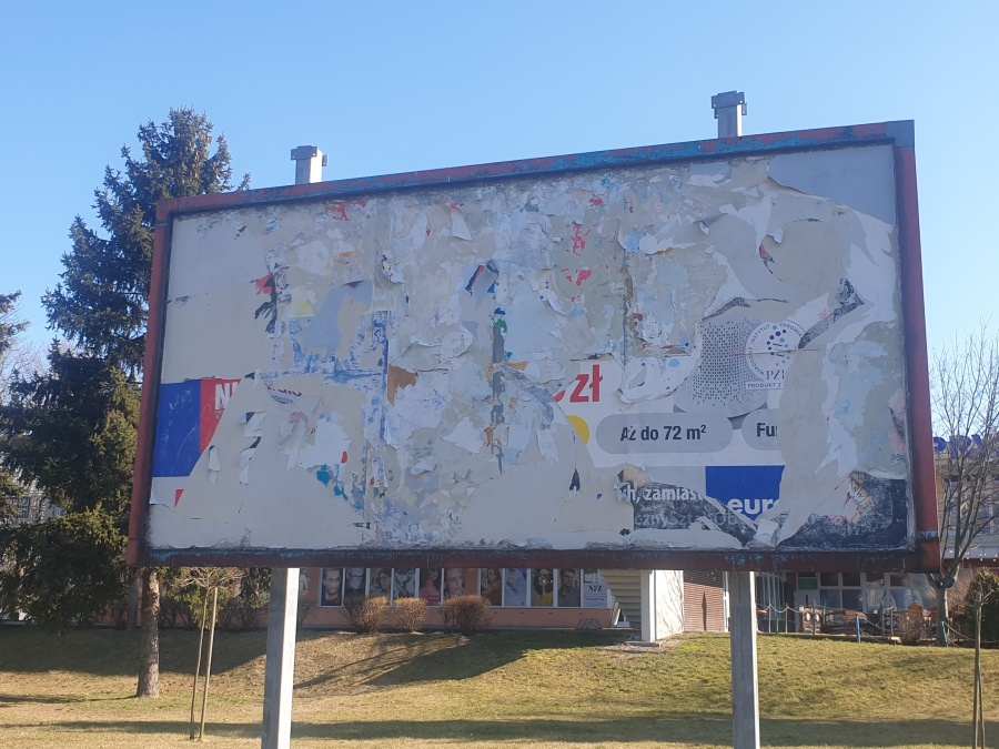Kiedy w mieście skończymy z szalejącą banerozą i szyldozą? 