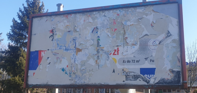 Kiedy w mieście skończymy z szalejącą banerozą i szyldozą? 