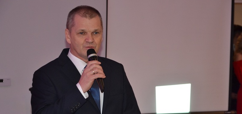 Zostało 100 dni do matury. Uczniowie Kopernika bawią się na studniówce
