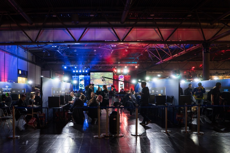 Zawody e-sportowe po raz trzeci. Nie zabraknie turniejów drużynowych i indywidualnych