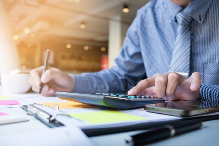 Jak firmy realizują payroll?