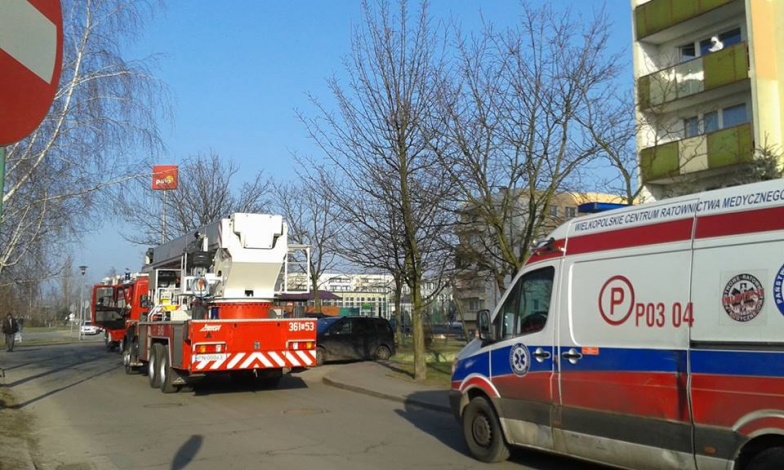 Akcja ratunkowa na Zatorzu. Lokatorka nie mogła otworzyć drzwi