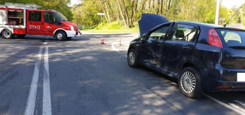 Wypadek w Młynku. Zderzyły się dwa samochody