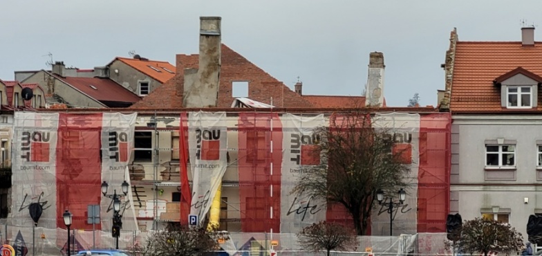 Jeszcze miesiąc temu inwestycja wychodziła z fazy kryzysowej. Miasto odstąpiło od umowy z wykonawcą remontu Domu Zemełki 