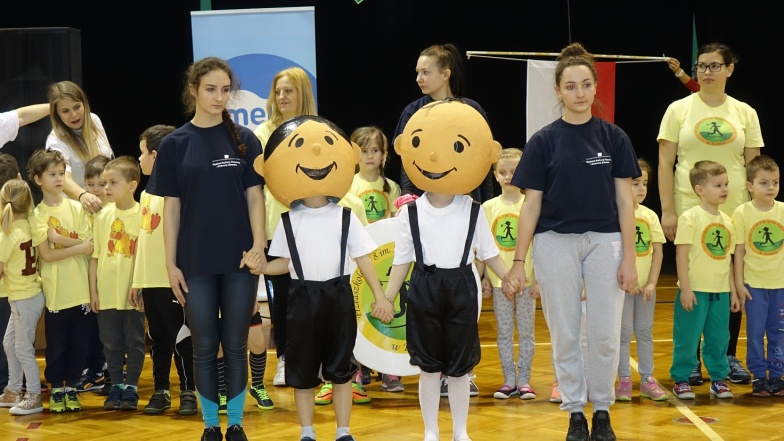 Bolek i Lolek zapalili olimpijski znicz. Przedszkolaki wystartowały w konkurencjach