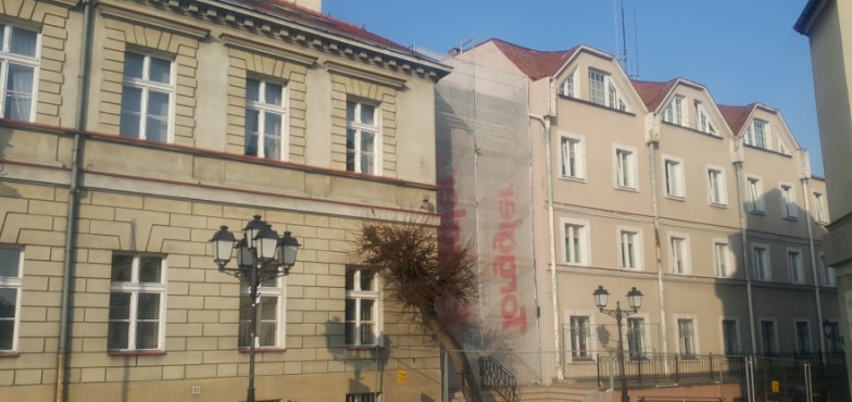 Remontują łącznik w magistracie. Na chwilę wejście do urzędu w innym miejscu