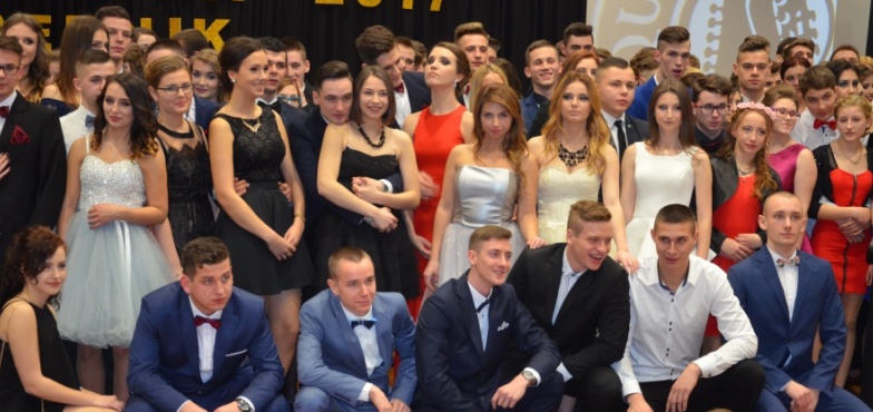 Czerwona podwiązka musi być. Ruszył studniówkowy maraton. Zaczynamy od "Kopernika"