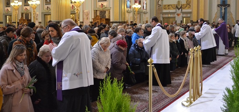 Dziękujemy ci, kobieto, za to, że jesteś kobietą. Kwiaty i błogosławieństwo dla pań w bazylice