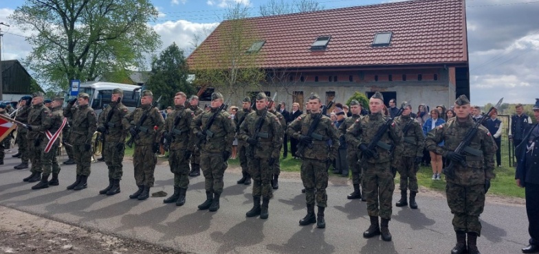 Po mszy świętej przemarsz pod pomnik Powstańców Styczniowych