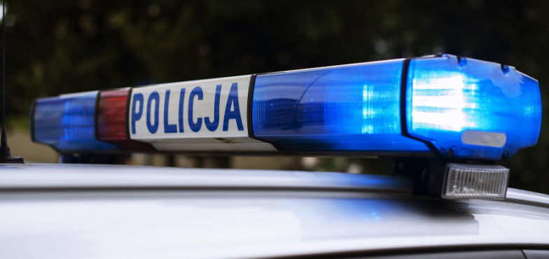 Zadał psu dwa ciosy nożem. Twierdzi, że działał w obronie własnej 