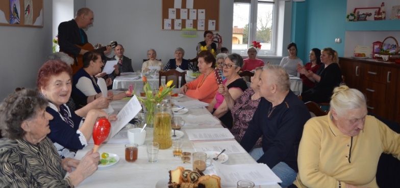 Dom dla seniorów tętni życiem. Muzykowanie u Wiecznie Młodych