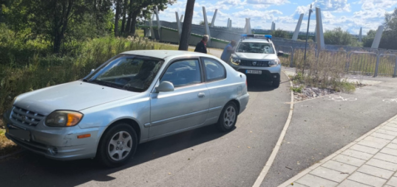 „Nie parkujemy na drodze rowerowej!”. Straż Miejska przypomina