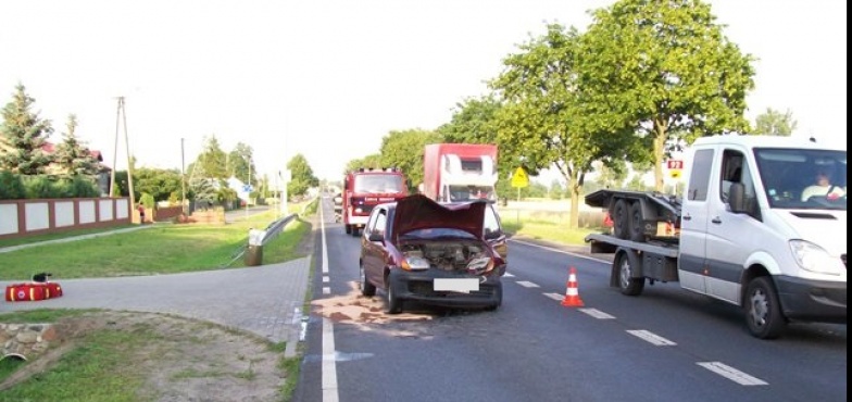 Groźny wypadek w Wilcznej. Dwie osoby w szpitalu
