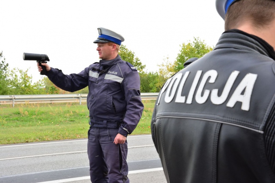 Policjanci zatrzymali 19 praw jazdy. Od piątku do niedzieli 