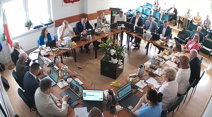 „Wójt zawróciła skromną łódeczkę”. Radny przeciwko wotum i absolutorium