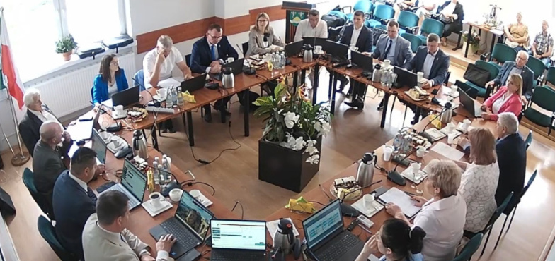 „Wójt zawróciła skromną łódeczkę”. Radny przeciwko wotum i absolutorium