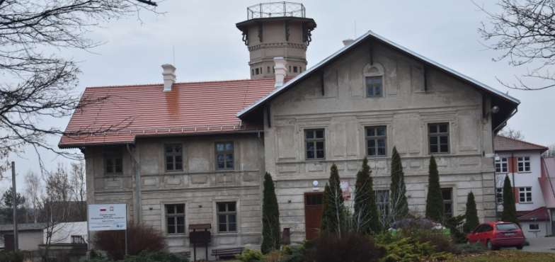 Sąd uznał zasiedzenie pałacu w Brzeźnie przez gminę. Spadkobiercy będą się odwoływać? 