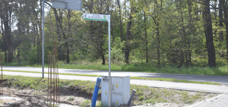 W podziękowaniu nazwał ulicę imieniem wójta. Mieszkaniec postawił tabliczkę w narożniku swojej posesji