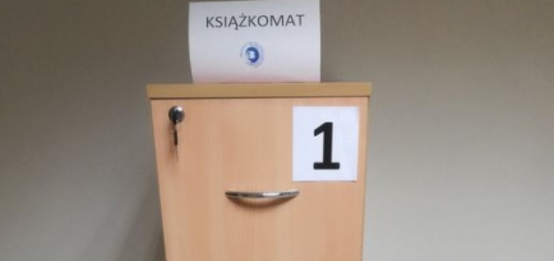 Kolejna biblioteka ma książkomat. Można zamawiać książki telefonicznie 