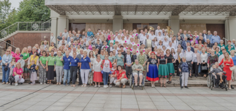 Świętowali i wspierali hospicjum. Dzień Seniorów i Festiwal Ciast