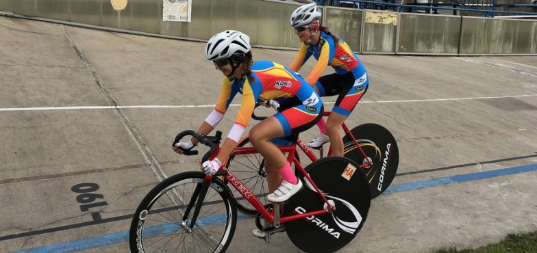 Dwa złota kolarek KLTC. Na najwyższym stopniu podium stanęły: Roksana Mikorska i Natalia Sobiech