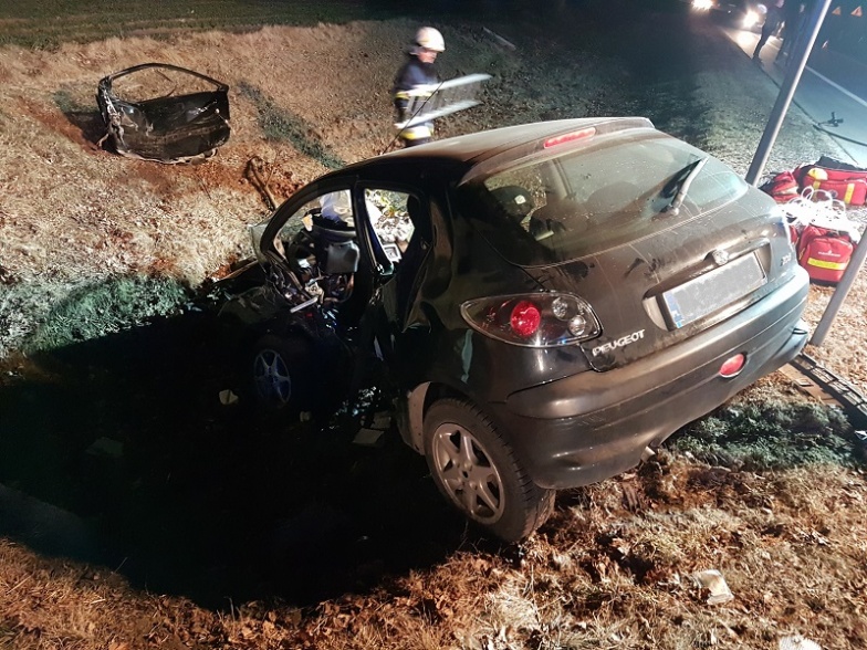 Wypadek na drodze krajowej 92. Trzy osoby poszkodowane 