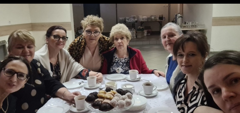 KRÓLESTWO GOSPODYŃ. Zapraszają seniorów na wspominkowe spotkania