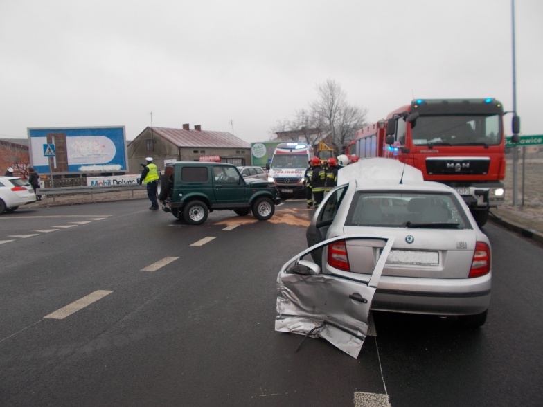 Wypadek w Woli Łaszczowej. Trzy osoby ranne  