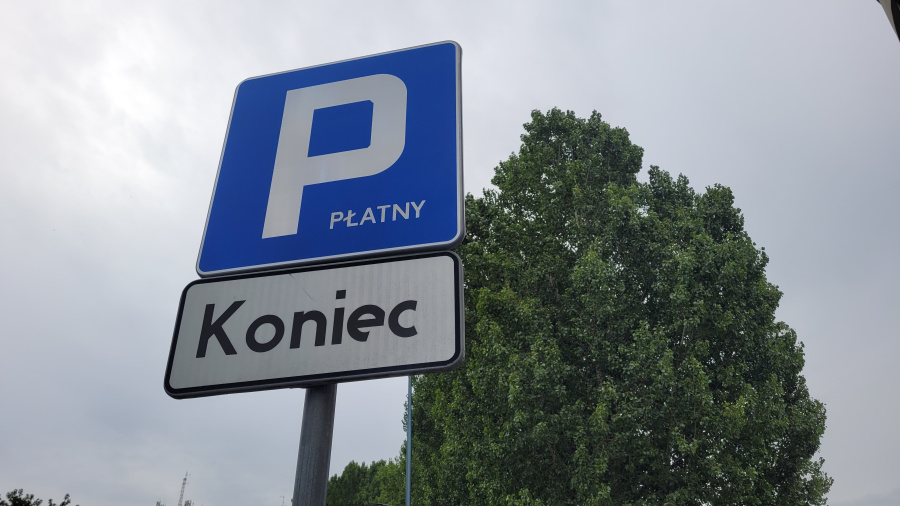 Od 1 sierpnia jedna z aplikacji do opłat za parkowanie w Koninie przestanie działać 