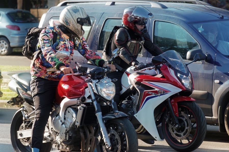 Motocykliści wkrótce na drogach. Policja radzi