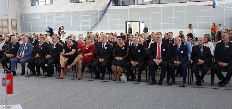 Uroczysta sesja z okazji niepodległości. Medale, tytuły i stypendia