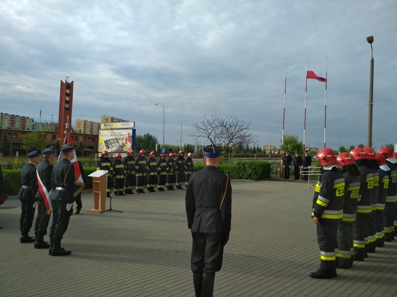 Strażacy uczcili Dzień Flagi 