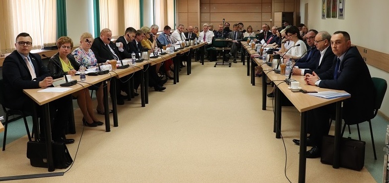 Jaki wpływ będzie miał strajk nauczycieli na remonty szkół w powiecie?