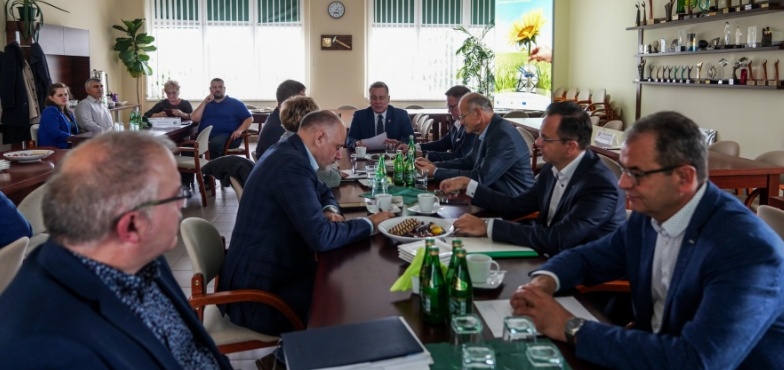 Start projektu, który pomaga regionom przechodzących zieloną transformację energetyczną