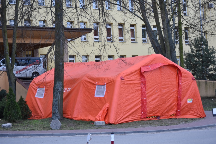 Dwóch pacjentów z koronawirusem w lecznicy. Dyrektor Sobczak: to byli chorzy z Kalisza