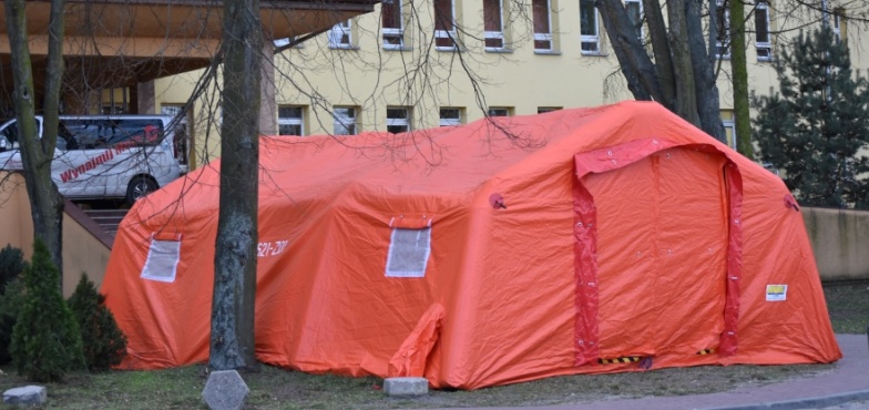 Dwóch pacjentów z koronawirusem w lecznicy. Dyrektor Sobczak: to byli chorzy z Kalisza