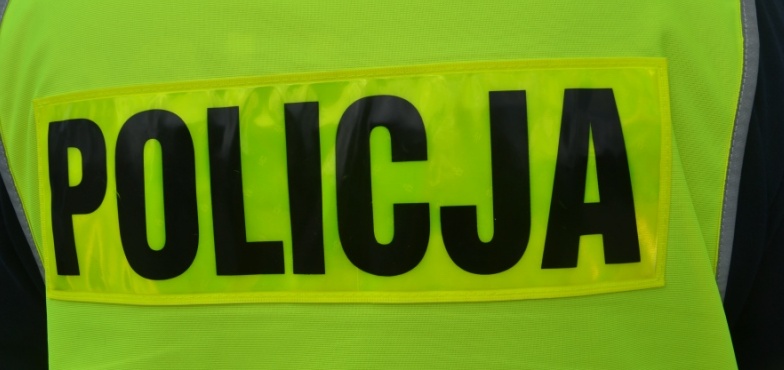 Kradli whisky i wódkę. Jednego ze złodziei zatrzymał policjant po służbie
