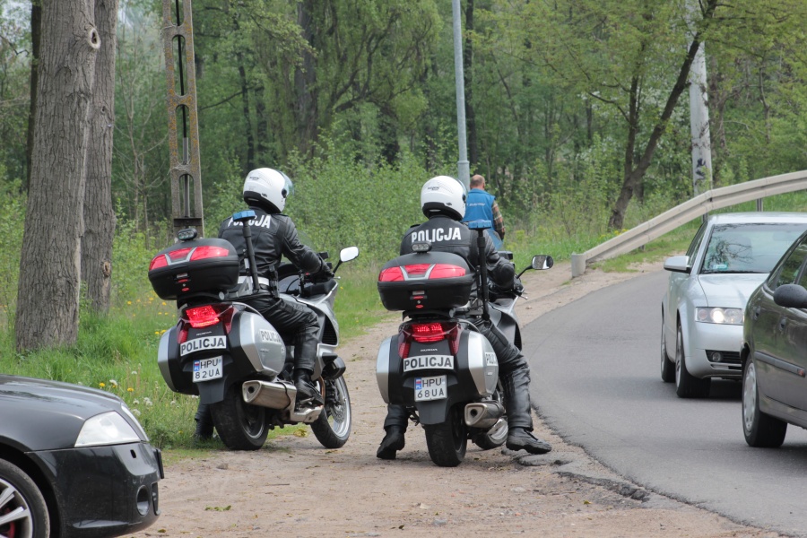 Przed nami długi weekend. Na drogach więcej policyjnych patroli