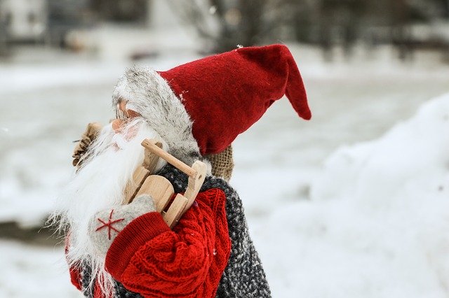 W rynku rozbłysną świąteczne iluminacje. Mikołajki z elfami i alpakami 