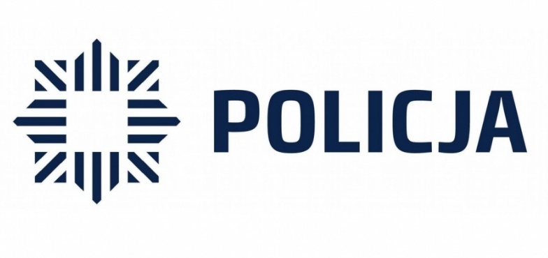 W 8-osobowym busie podróżowało 21 osób. Troje pasażerów jechało w bagażniku