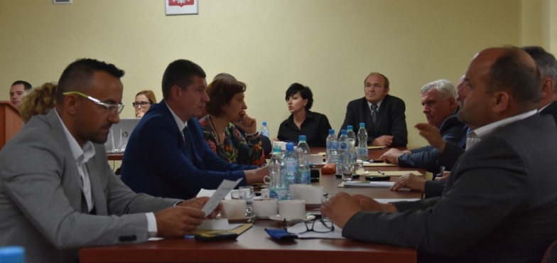 Uczniowie nauczą się pływać. Jest dofinansowanie z ministerstwa 