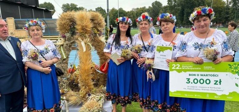 Wieniec wykonany przez KGW w Józefowie najpiękniejszy w całym województwie