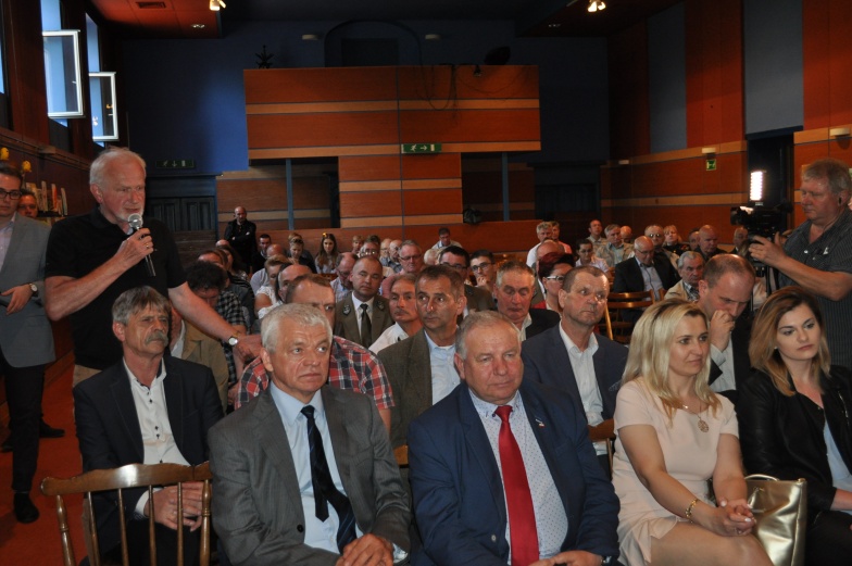 „Sprawę Ościsłowa trzeba przyspieszyć". Minister Kowalczyk z wizytą w Turku 