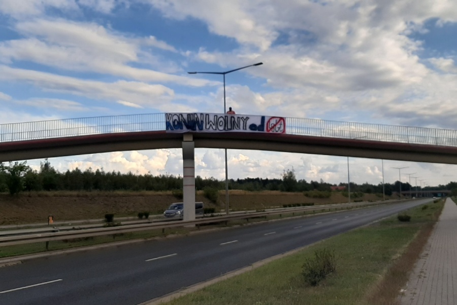 Na stadionie transparent też został szybko zdjęty. Górnik wzmoże kontrolę kibicowskich banerów