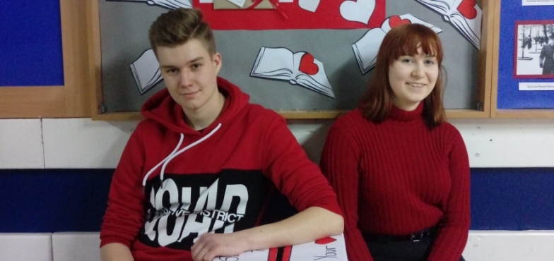 Dziś walentynki. Uczniowie piszą kartki, mogą też wybrać się na randkę z książką
