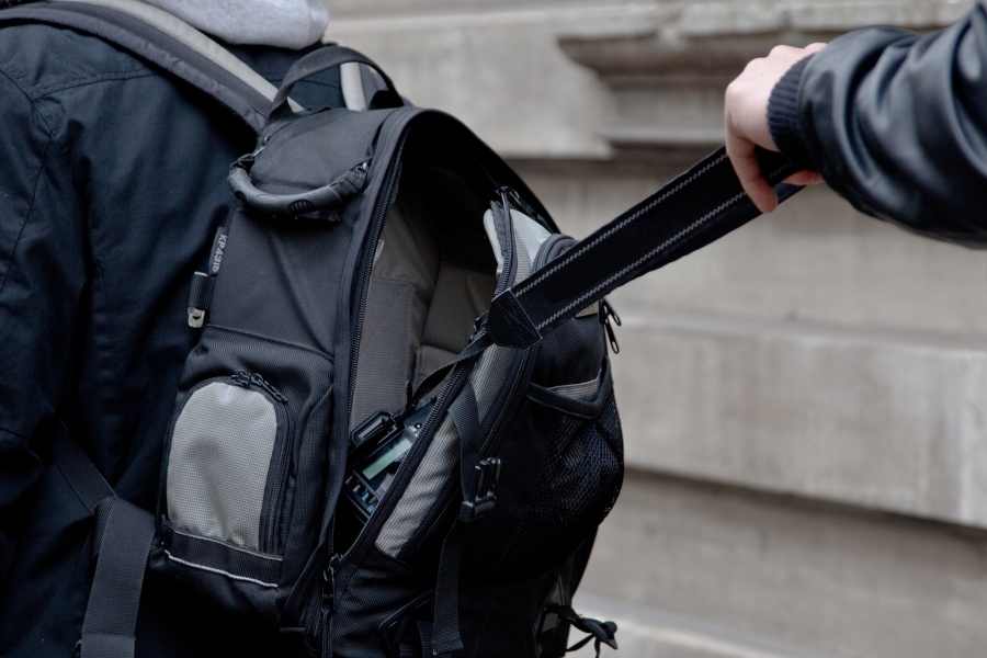 Jak co roku w grudniu policjanci przypominają „Uważajmy na kieszonkowców!” 