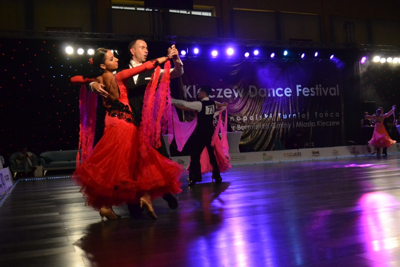 Walc, tango czy skoczna rumba. Tancerze zawładnęli dziś parkietem