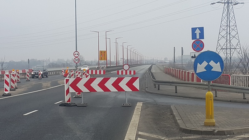 Wymienią trzy kable w moście. „Nie musimy po raz drugi ponosić kosztów zmiany organizacji ruchu” 