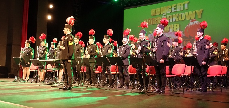 Orkiestra grała dla górników. Pełna sala na koncercie barbórkowym