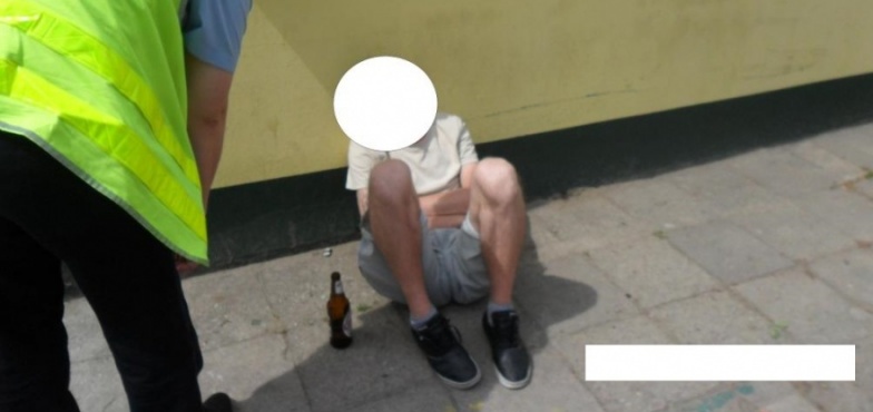 Zakaz picia w każdym miejscu publicznym. Uwaga! Zaostrzono przepisy